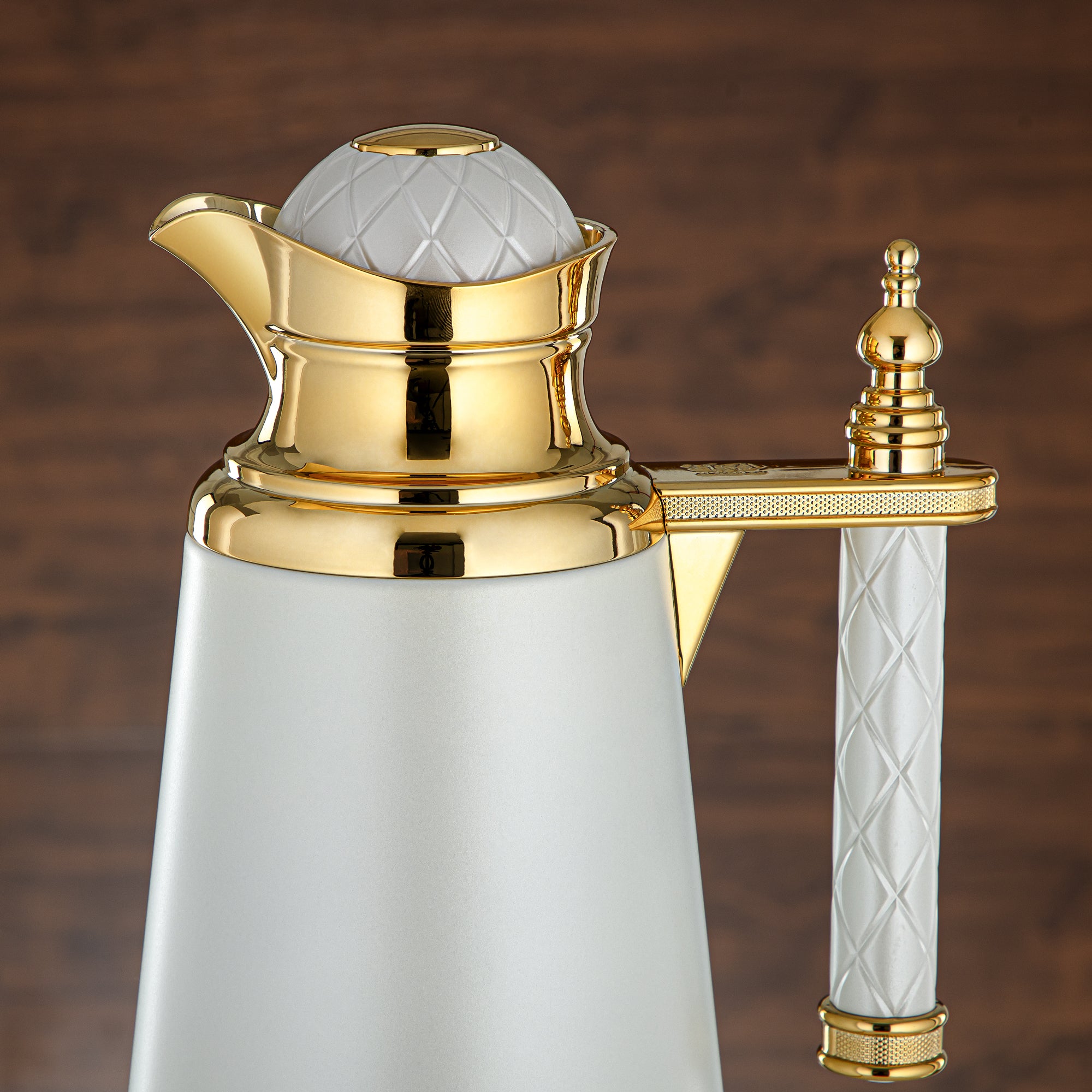 Almarjan Vacuum Flask Set, Push Button - 0.7L + 1L, White & Gold (CBY+CBZ-RWG) - Classic Vacuum Flasks