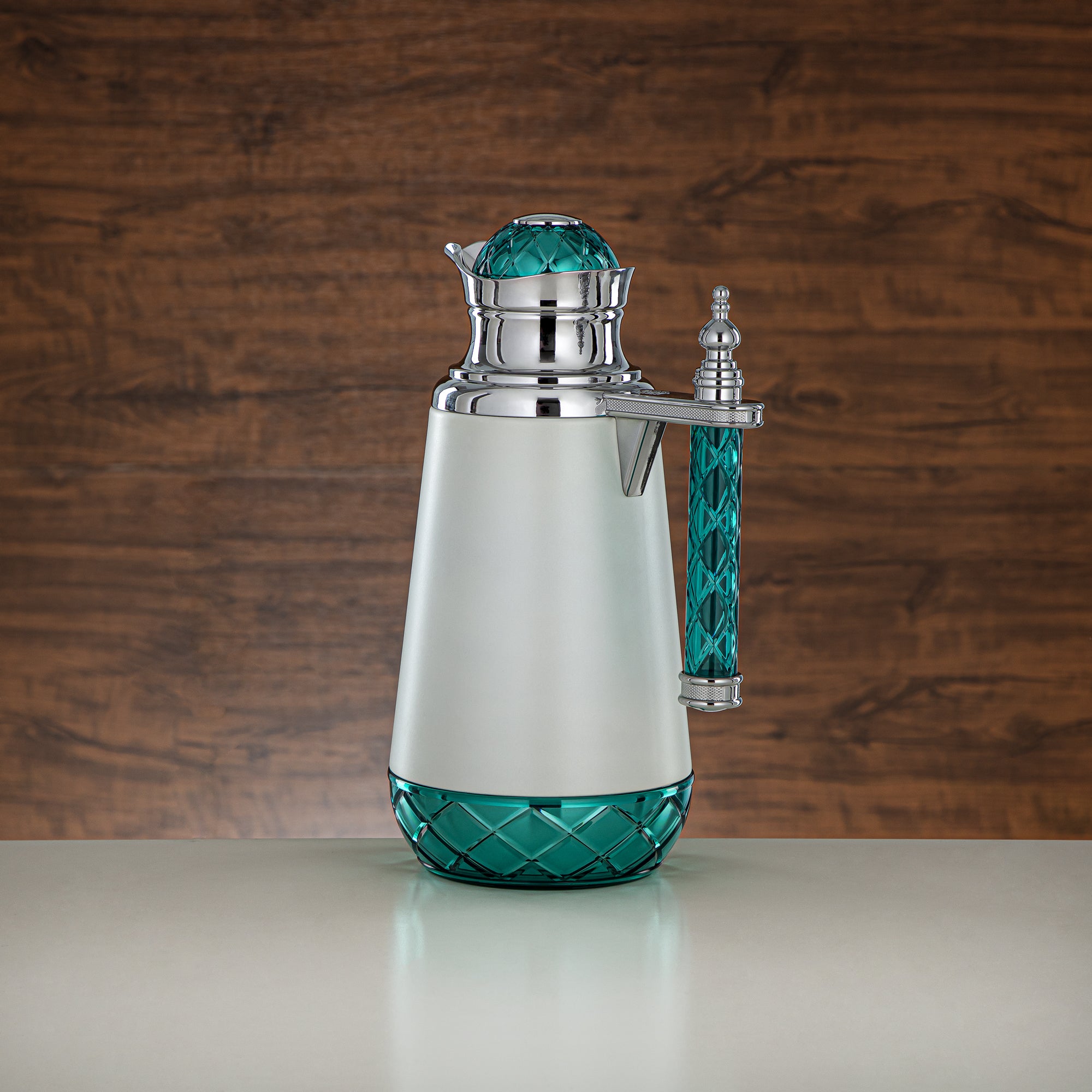 ألمرجان طقم ترامس، زر ضغط، مقبض أكريليك - 0.7 لتر + 1 لتر، أبيض، فضي وأخضر (CBY+CBZ-WGC) - قوارير فراغ كلاسيكية ترامس