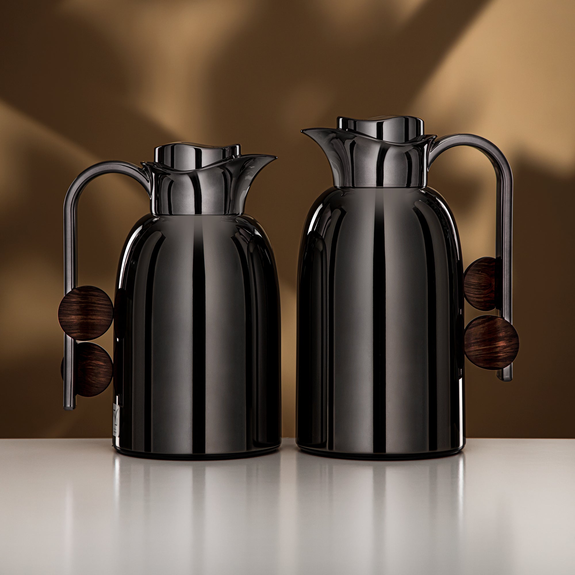 Almarjan Vacuum Flask Set 0.7L + 1L Gun Black & Dark Wood