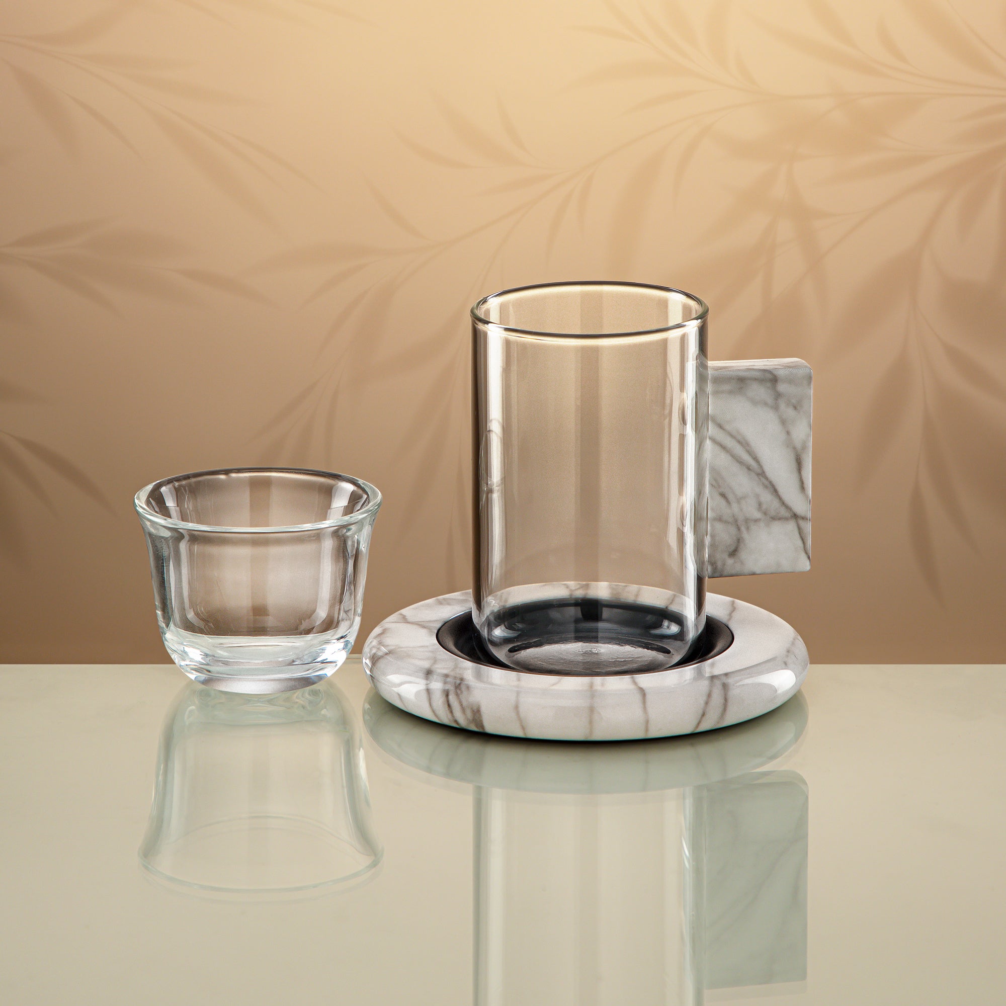 طقم شاي المرجان مكون من 18 قطعة شفاف مع رخام أبيض ولمسات سوداء غير لامعة