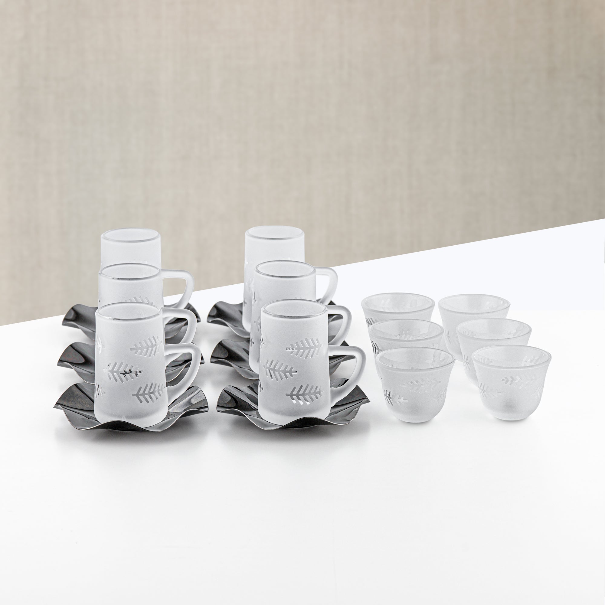 Almarjan Vacuum Flask & Tea Set 20 Pieces Matt Black with Frost Accents