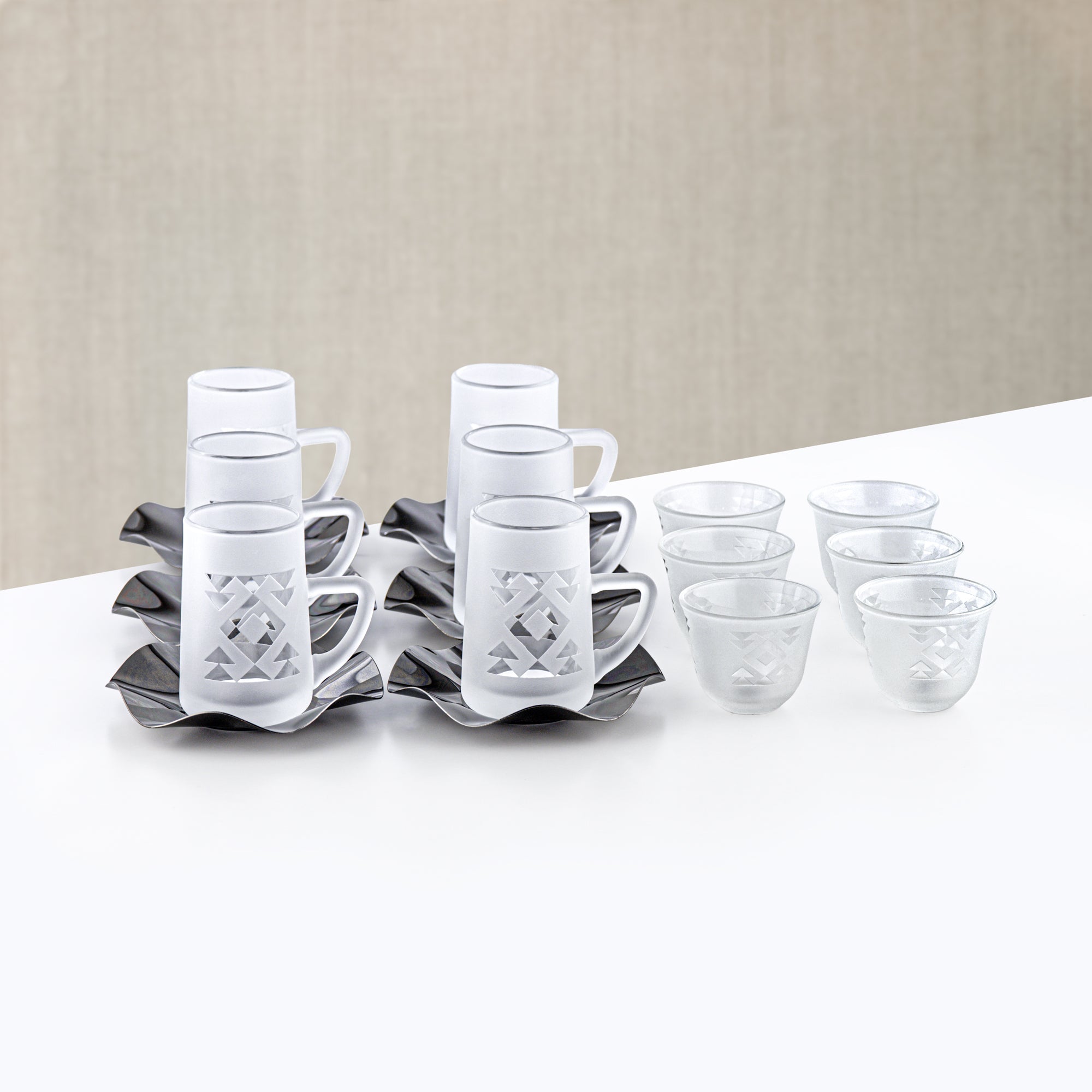 Almarjan Vacuum Flask & Tea Set 20 Pieces Matt Black with Frost Accents