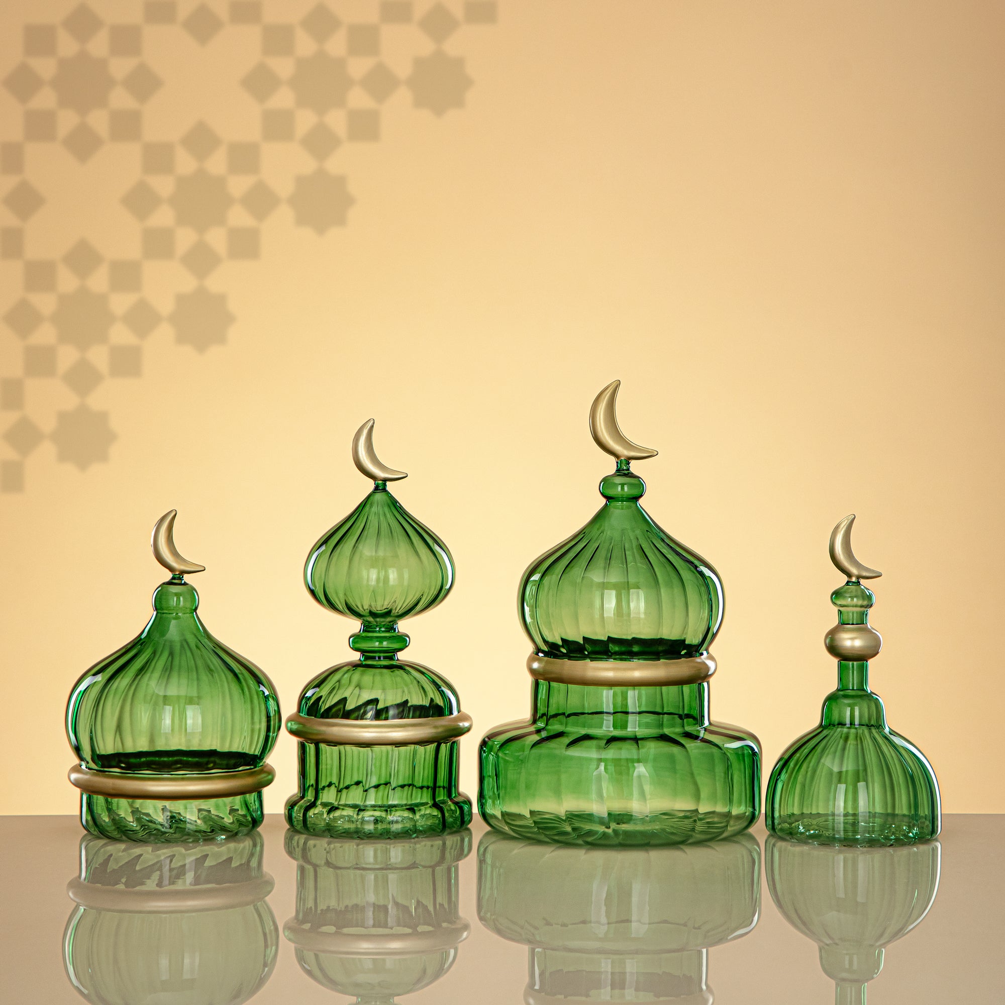 Almarjan Minaret Table Decoration 17cm x 9cm Transparent Green with Golden Lines & Crescent Moon – Noor Al Layali