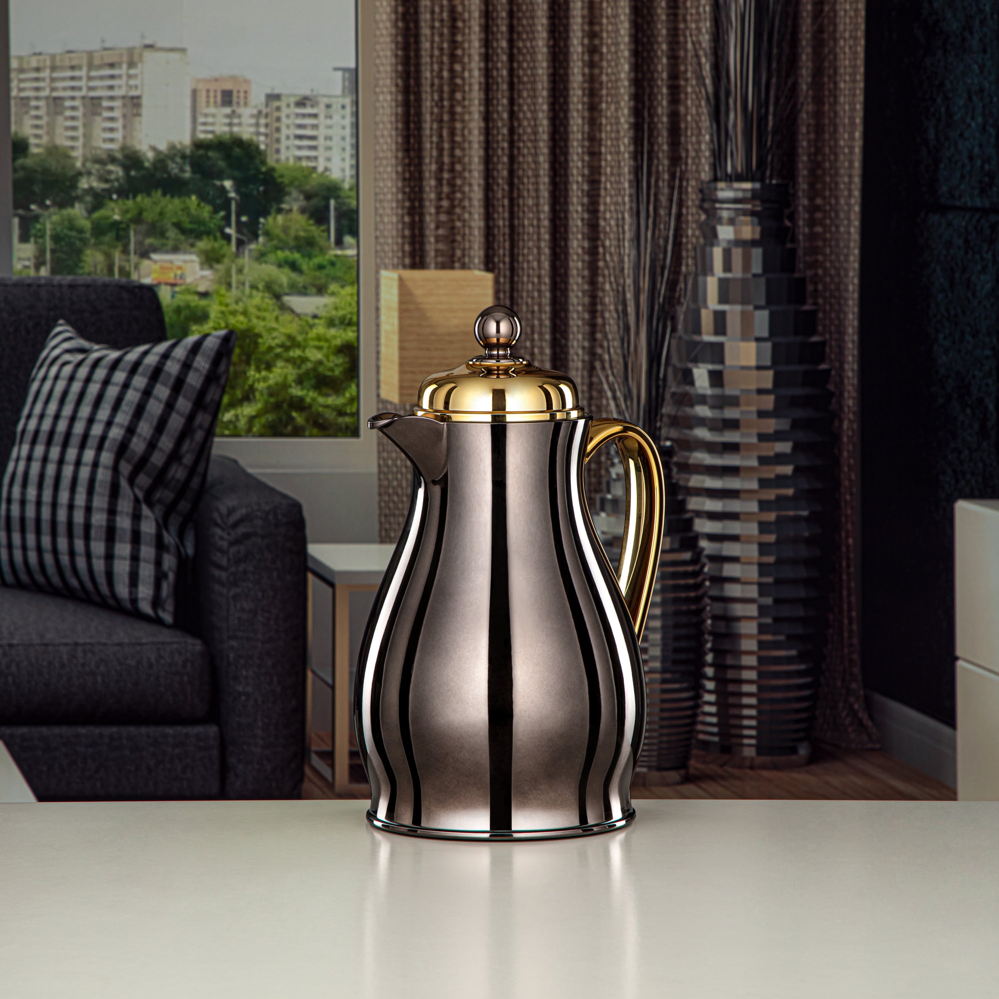 Almarjan Vacuum Flask Metal Body with Glass Liner 0.5L Nickel Black & Gold (RPA-050-NBKG) – Everyday Elegance Collection