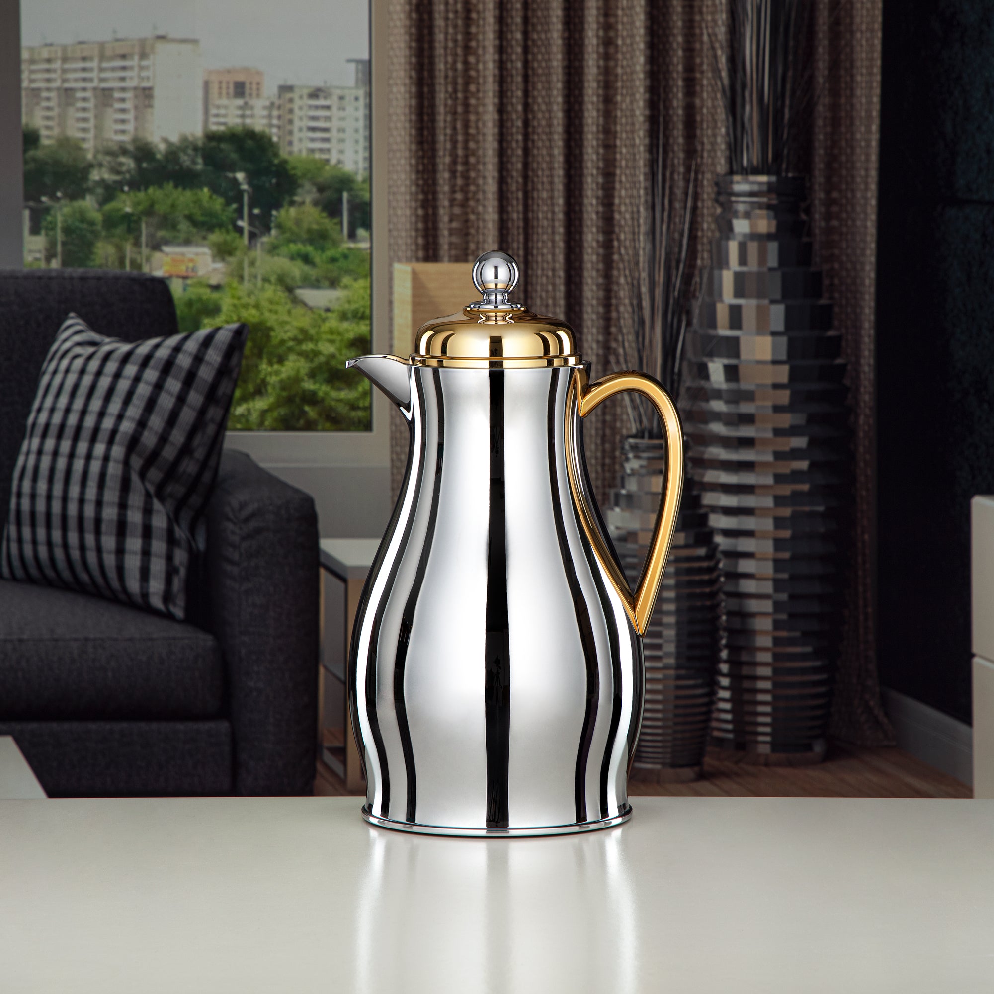 Almarjan Vacuum Flask Metal Body with Glass Liner 0.7L Silver & Gold (RPA-070-SG) – Everyday Elegance Collection
