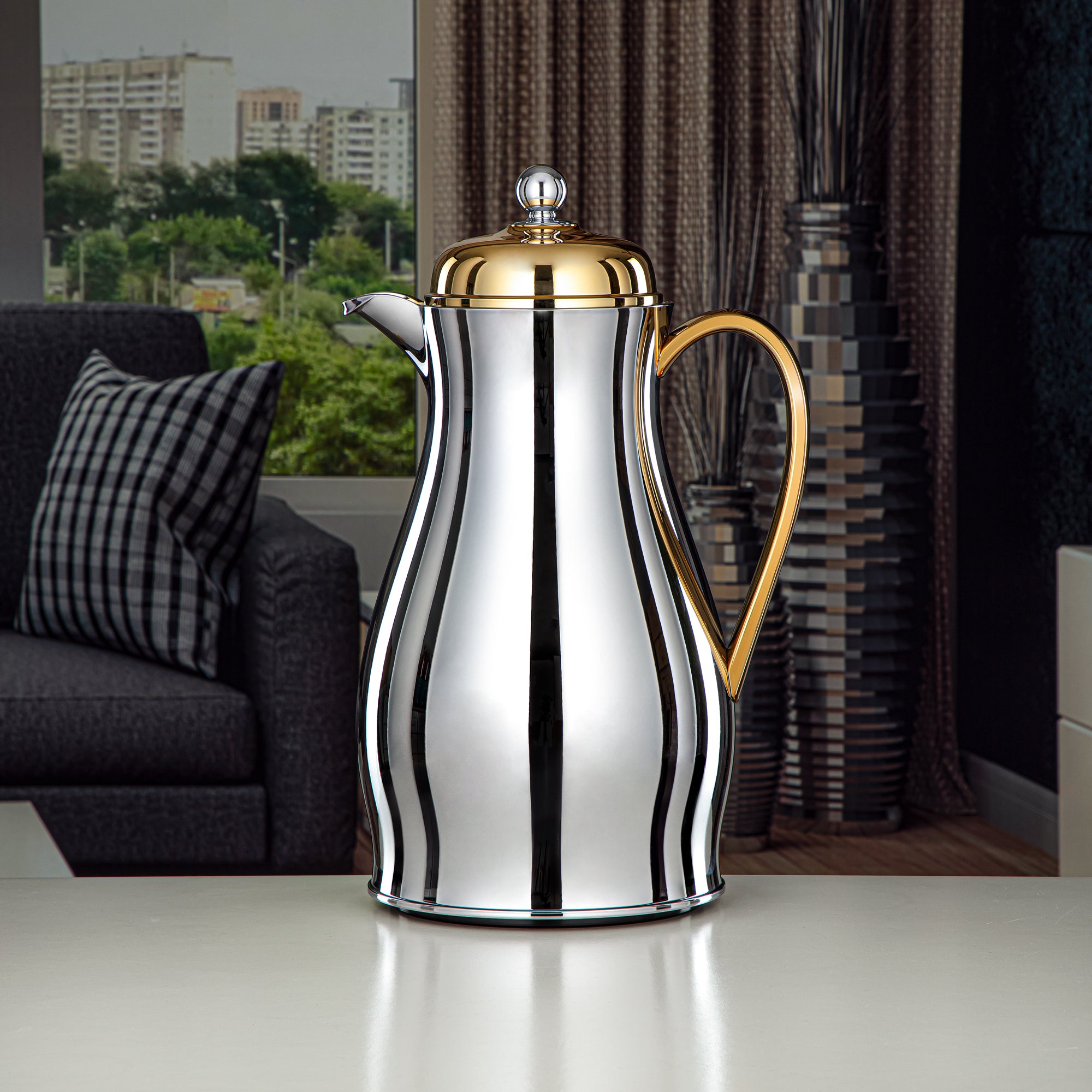 Almarjan Vacuum Flask Metal Body with Glass Liner 1.4L Silver & Gold (RPA-140-SG) – Everyday Elegance Collection