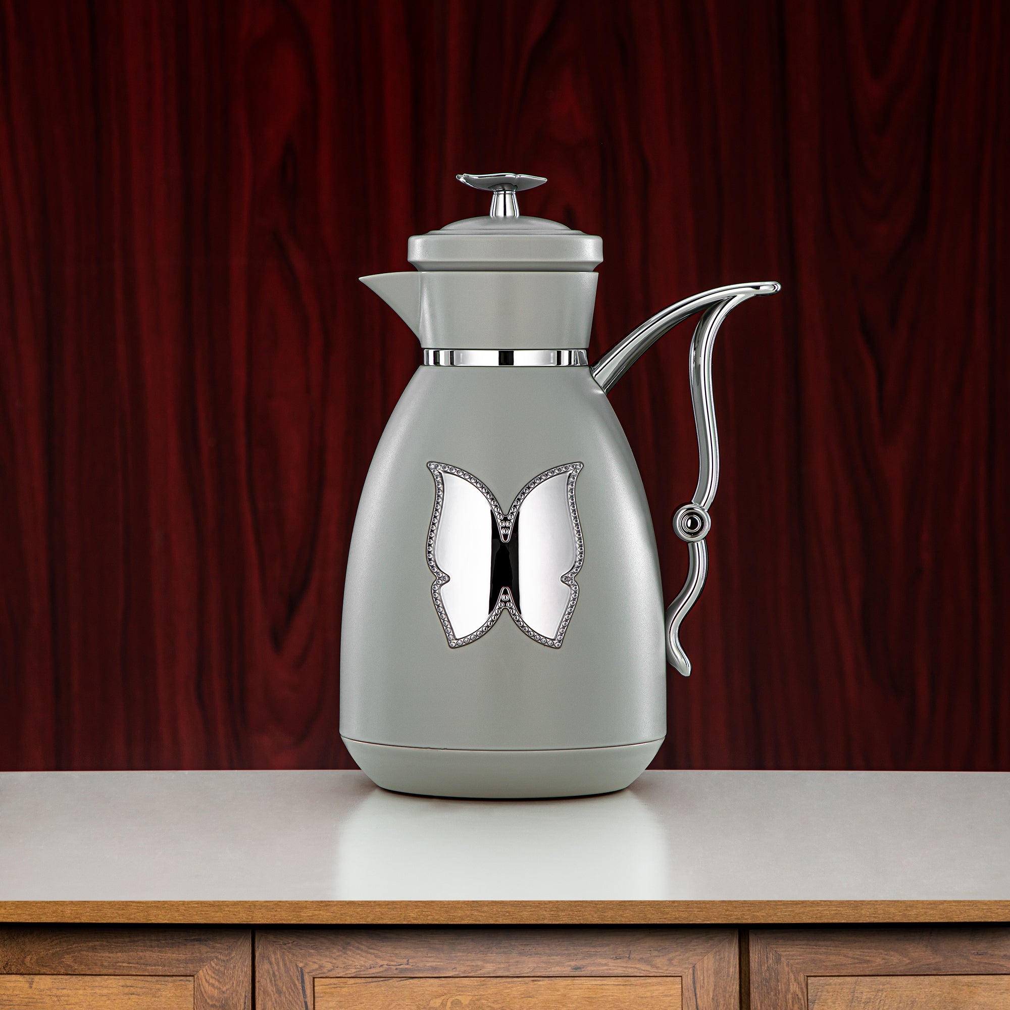 طقم ترامس المرجان زر ضغط بلاستيكي 0.7 لتر + 1 لتر رمادي فاتح وفضي (SM-2C142-070/100 LG/C) - زجاجة شاي وقهوة