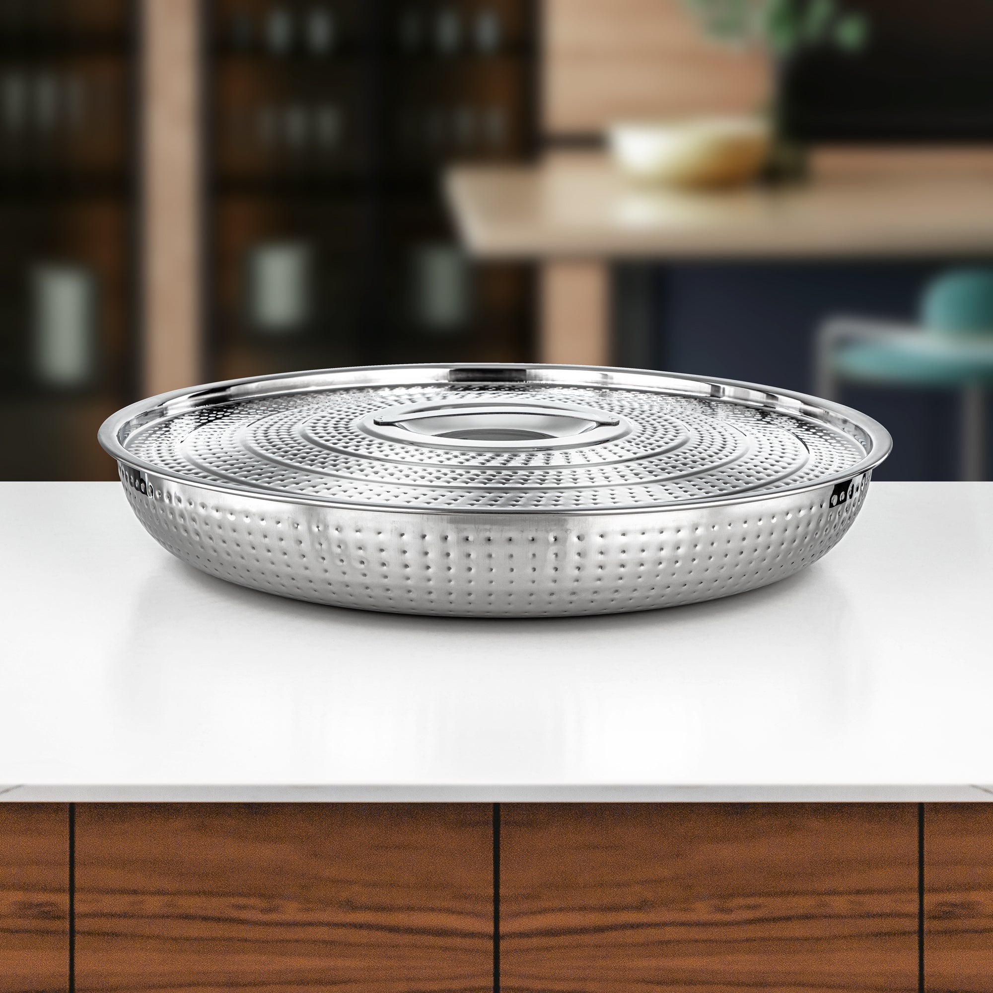 Almarjan Bread Tray with Cover Stainless Steel Hammered Mirror Finish 45 cm (H24M2) – Breakfast Serveware | Ramadan & Gatherings