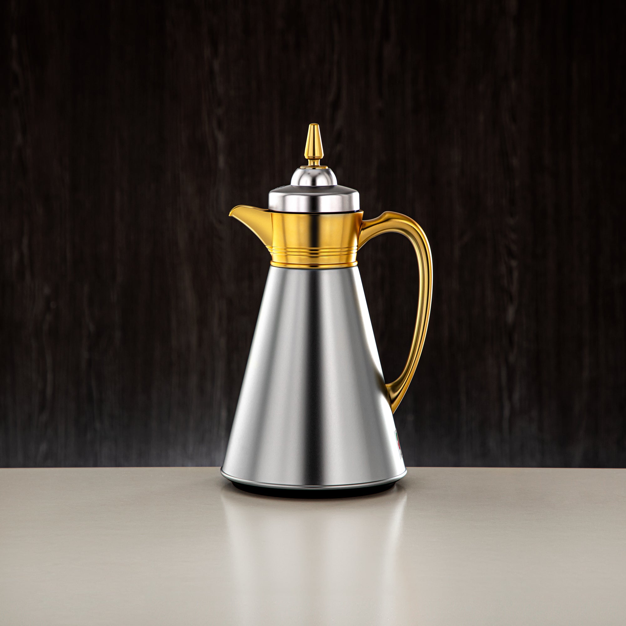 Almarjan Vacuum Flask Set, 0.7L + 1L, Matt Silver & Matt Gold (UBC-A0700/B1000 E23E22) - Ramadan Serveware