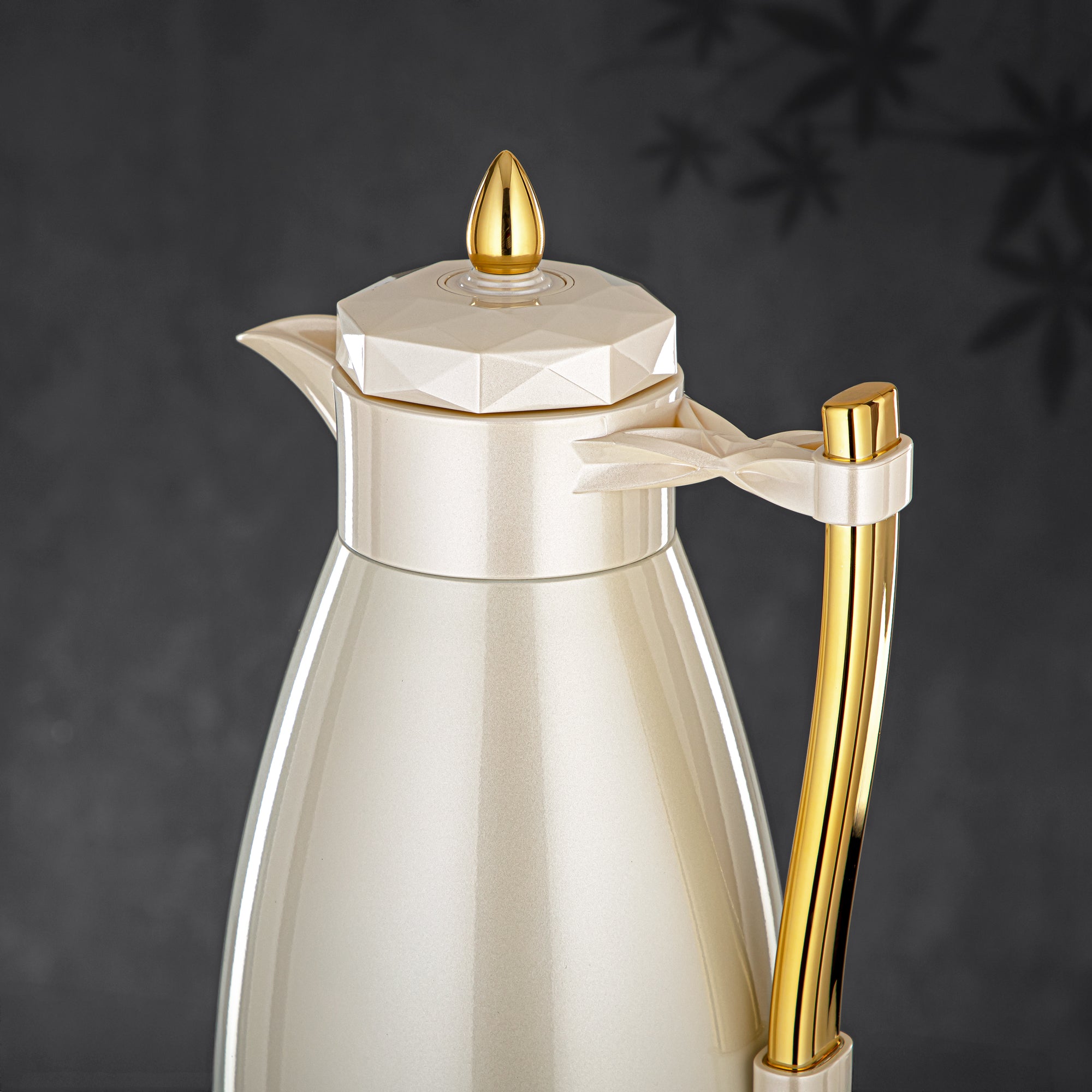 Almarjan Vacuum Flask Set, Push Button - 1L + 1L, Pearl White & Gold (FG806AB-100 PW/G) - Tea & Coffee Tradition