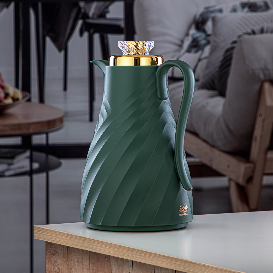 Almarjan 2 Pieces Vacuum Flask Set Green & Gold - GT109-070/100 NGR/G