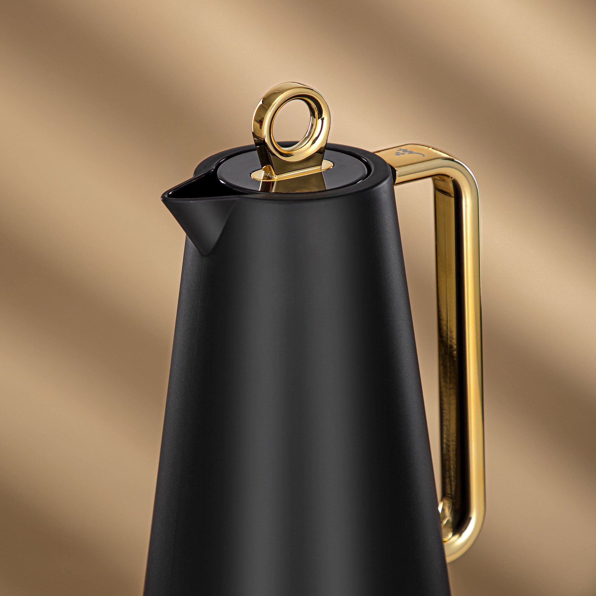 Almarjan Vacuum Flask Set Black & Gold