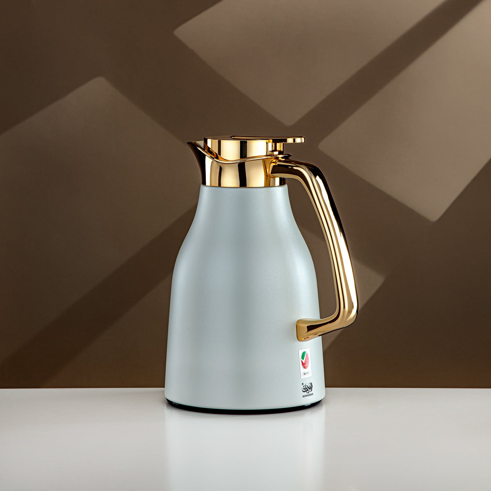 Almarjan Vacuum Flask Set Matt Grey & Gold 0.7L + 1L (RGC-0700Q265YZC95+1000Q265YZC95) – Elegant Serving | Ramadan & Gatherings