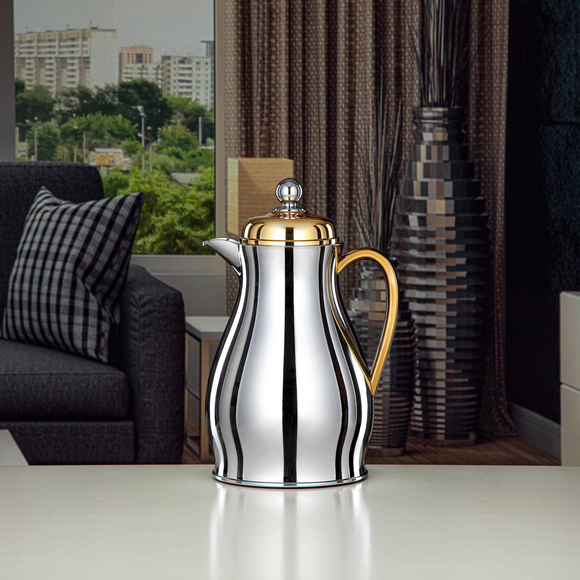 Almarjan Vacuum Flask Metal Body with Glass Liner 0.5L Silver & Gold (RPA-050-SG) – Everyday Elegance Collection