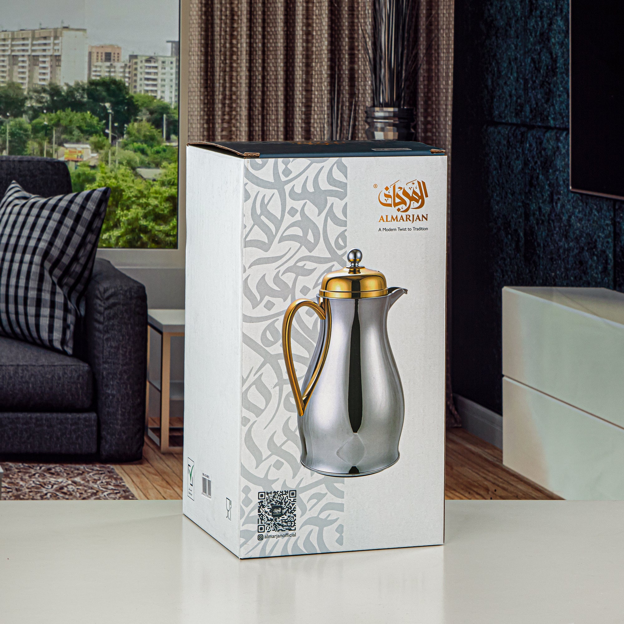 Almarjan Vacuum Flask Metal Body with Glass Liner 0.7L Nickel Black & Gold (RPA-070-NBKG) – Everyday Elegance Collection