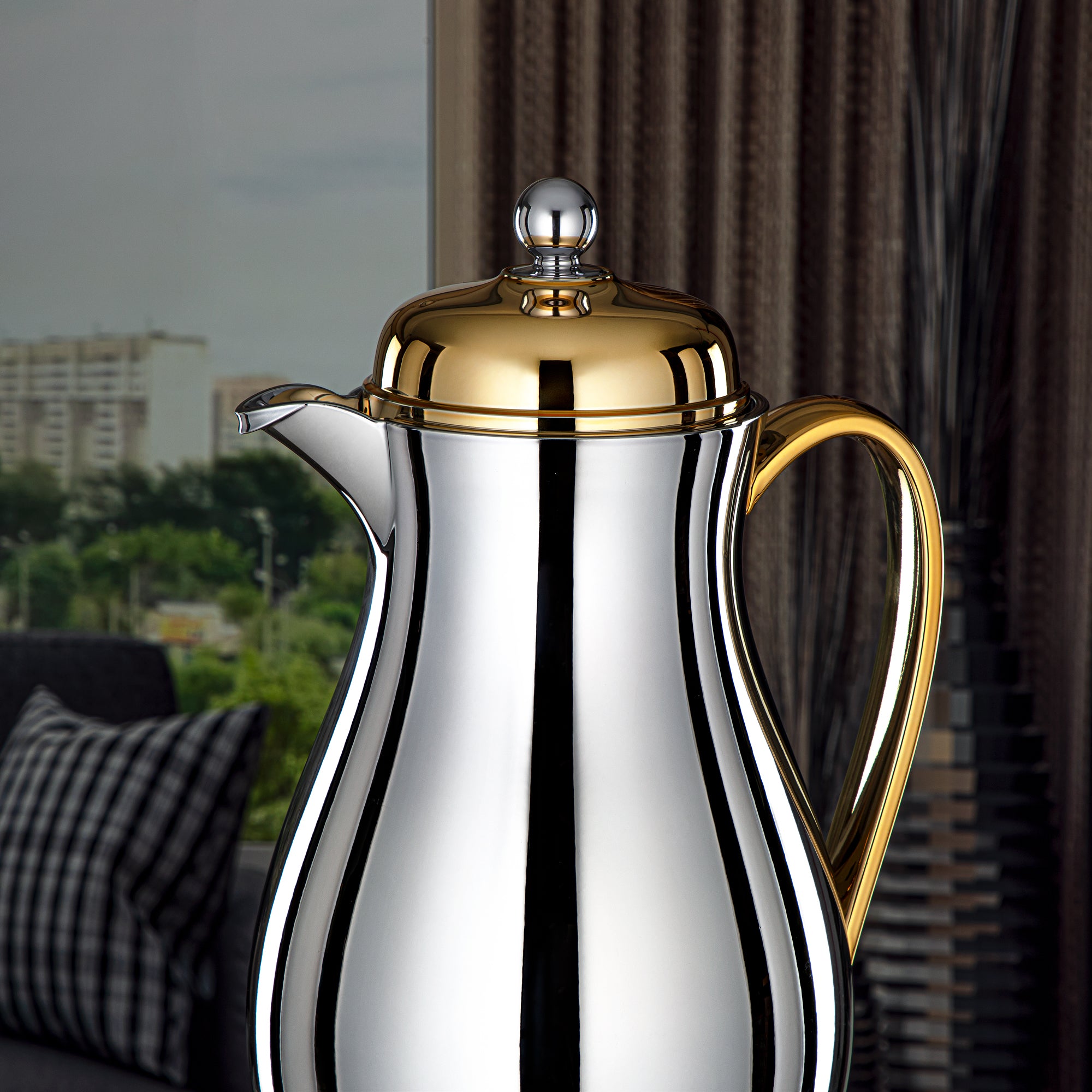 Almarjan Vacuum Flask Metal Body with Glass Liner 1L Silver & Gold (RPA-100-SG) – Everyday Elegance Collection