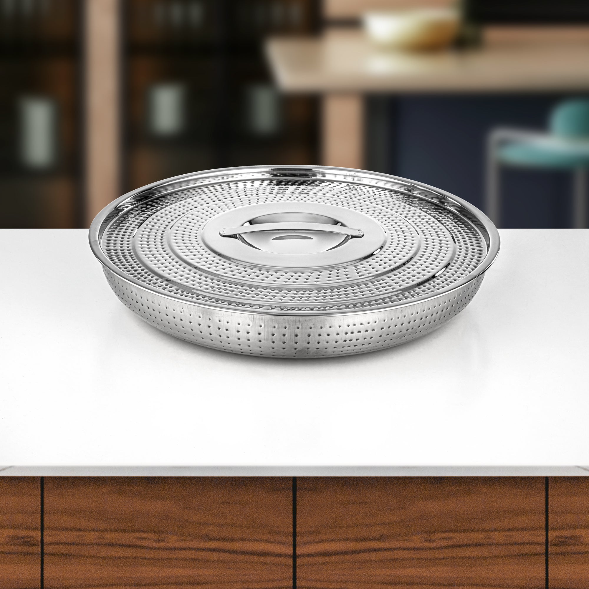 Almarjan Bread Tray with Cover Stainless Steel Hammered Mirror Finish 41 cm (H24M2) – Breakfast Serveware | Ramadan & Gatherings