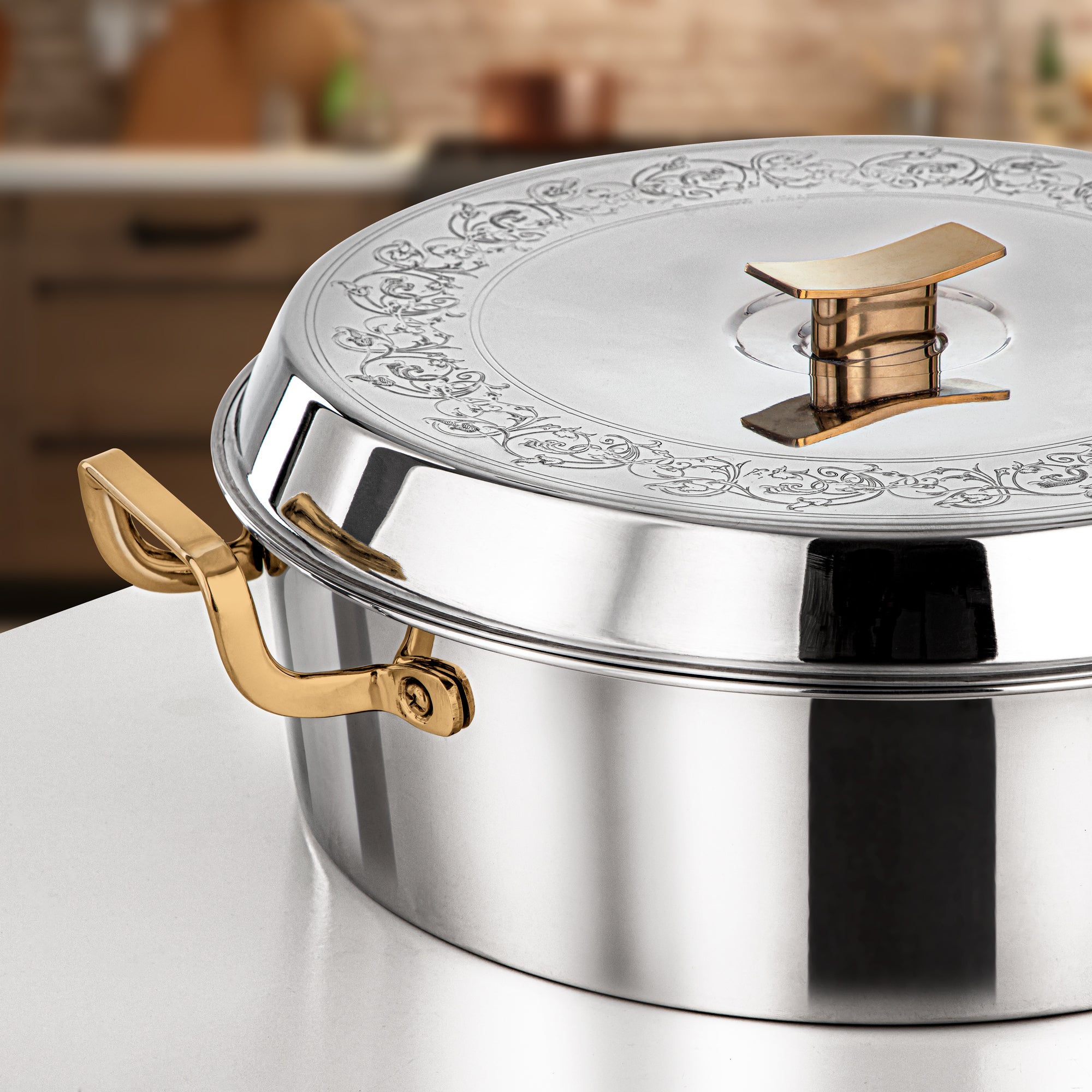 Almarjan Hot Pot Stainless Steel, Etched Cover, 40CM (8500ML), Silver & Gold (H25PG9) - Badr Collection, Exquisite Serveware