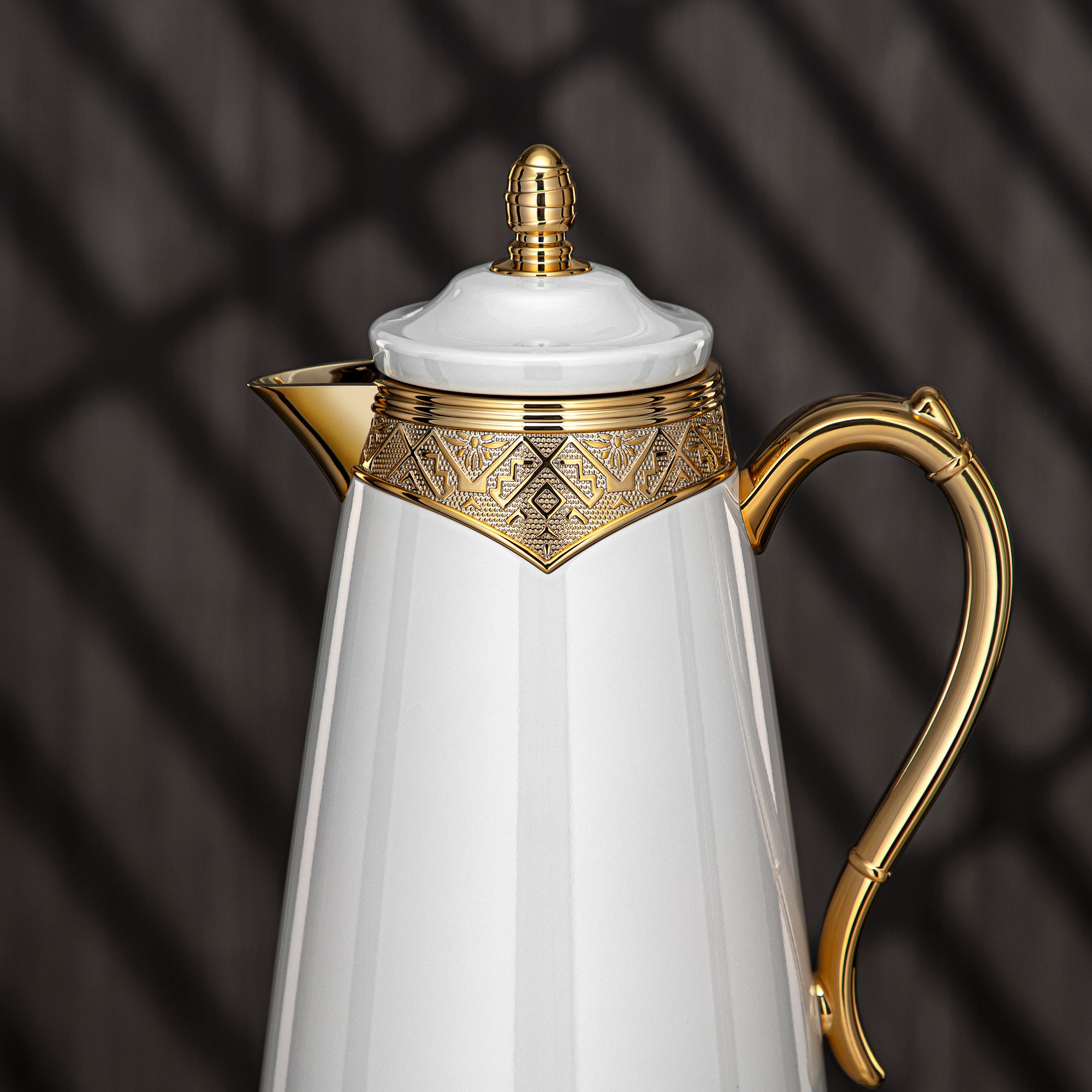 Almarjan Vacuum Flask Set 0.7L & 1L Pearl White & Gold